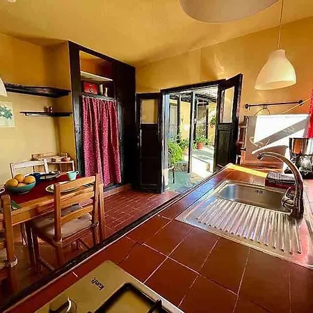 Panadera, In
